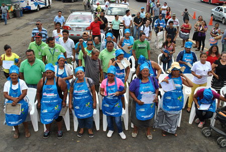 GOBIERNO SANDINISTA ENTREGA KIOSKOS TURISTICOS A TRABAJADORES POR CUENTA PROPIA DE MANAGUA