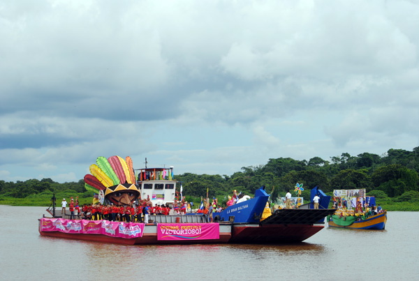 Octava edición del carnaval acuático de río san juan en exitosa jornada octubre victorioso