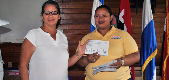 Protagonistas turísticos de Río San Juan beneficiados con segunda entrega de bonos turísticos