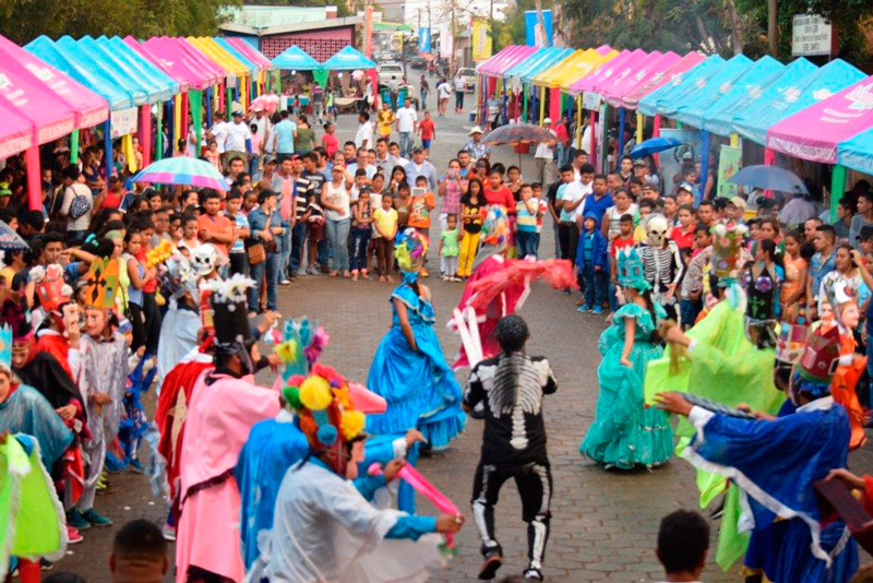 Carazo y Madriz realizan colorido intercambio cultural