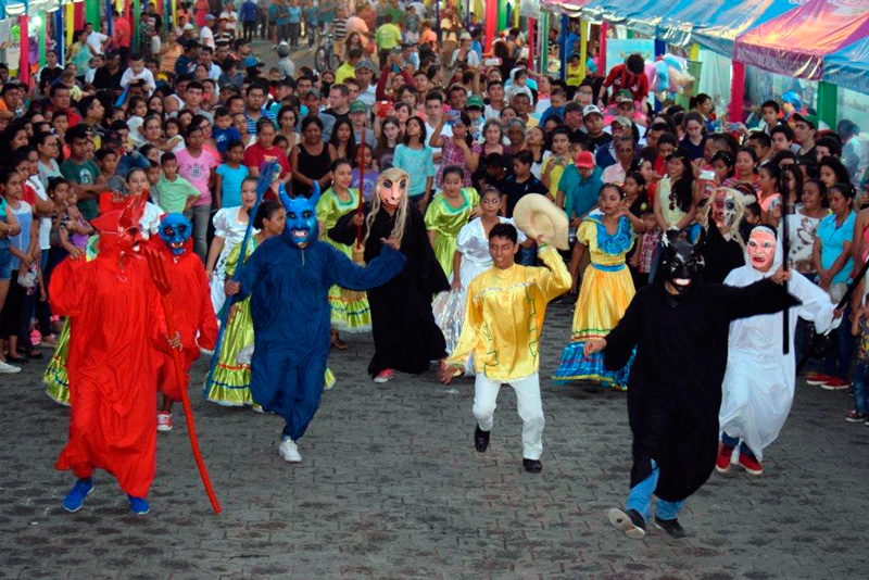 Carazo y Madriz realizan colorido intercambio cultural