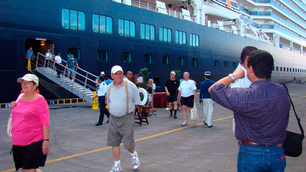 Arriban dos cruceros a San Juan del Sur