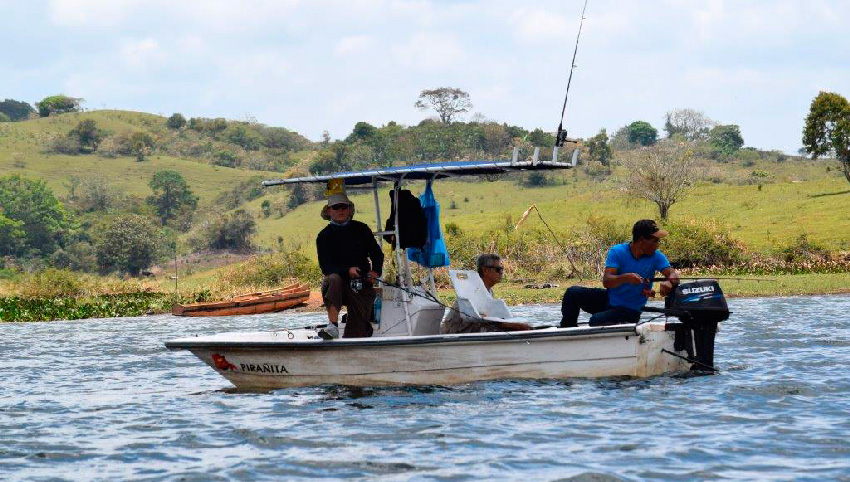 Un centenar de pescadores participan en torneo de pesca de Apanás