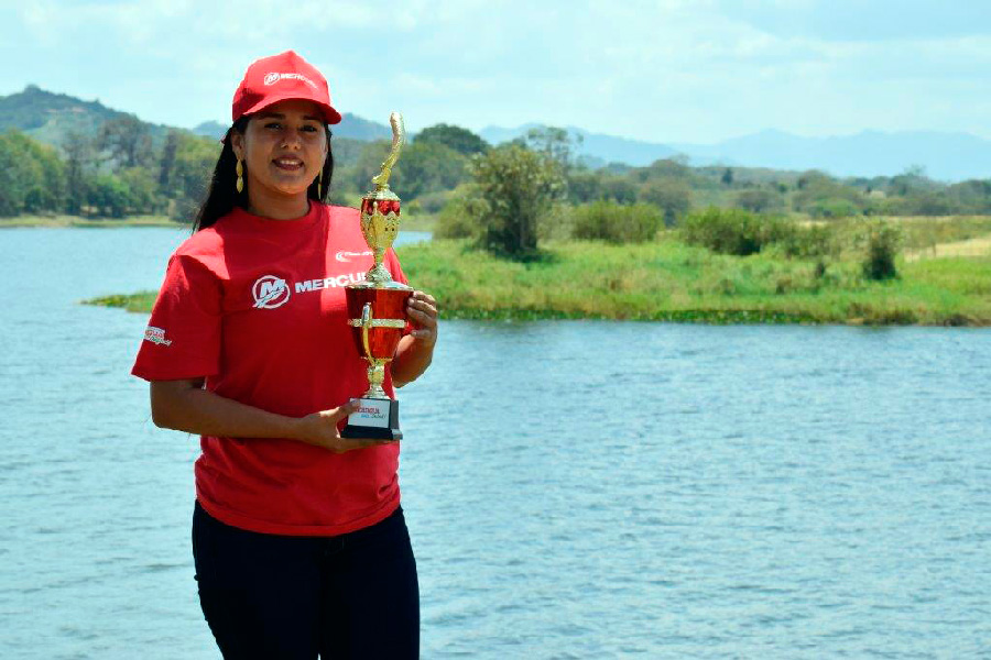 Un centenar de pescadores participan en torneo de pesca de Apanás