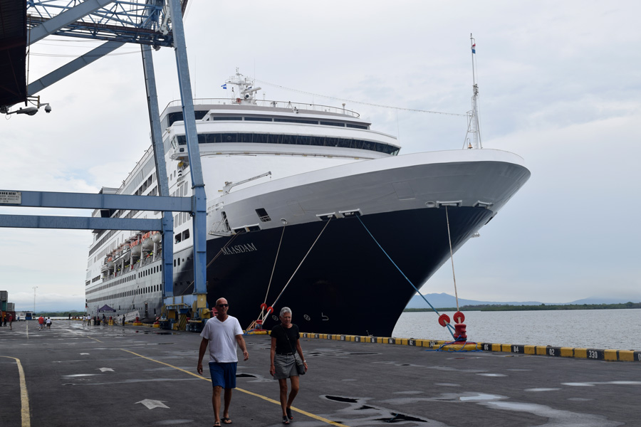 Cruceros Maasdam y Norwegian Sun atracan en puerto Corinto