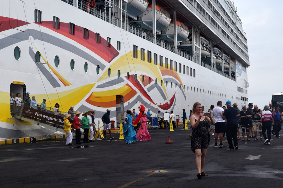 Cruceros Maasdam y Norwegian Sun atracan en puerto Corinto