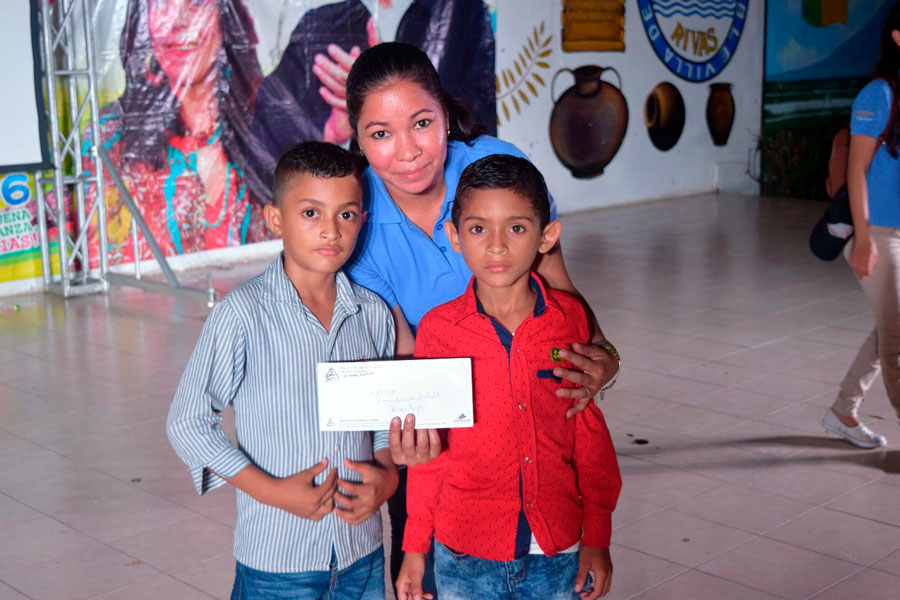 “Noches Culturales” rivenses celebraron a los reyes del hogar