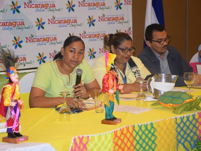 Mesa de trabajo sobre trámites en diversas instituciones