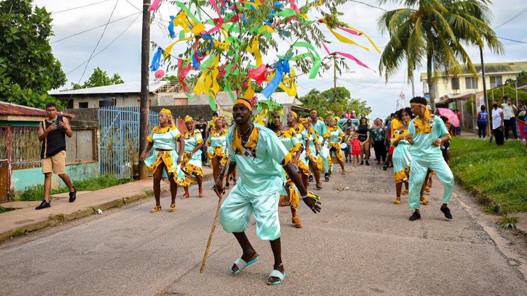 May Pole Bluefields (3)