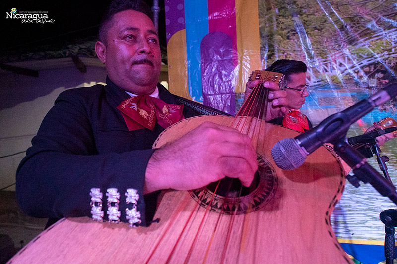 Fiestón-de-mariachis-3