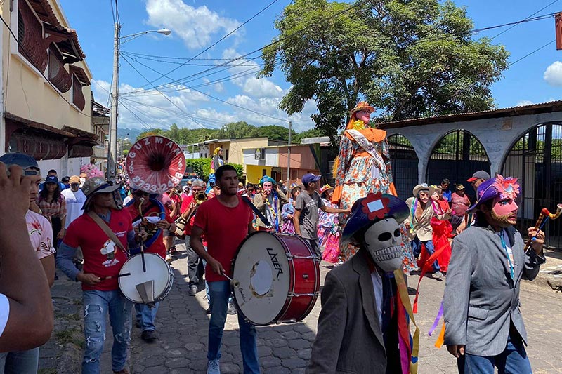 gigantonas en chontales03