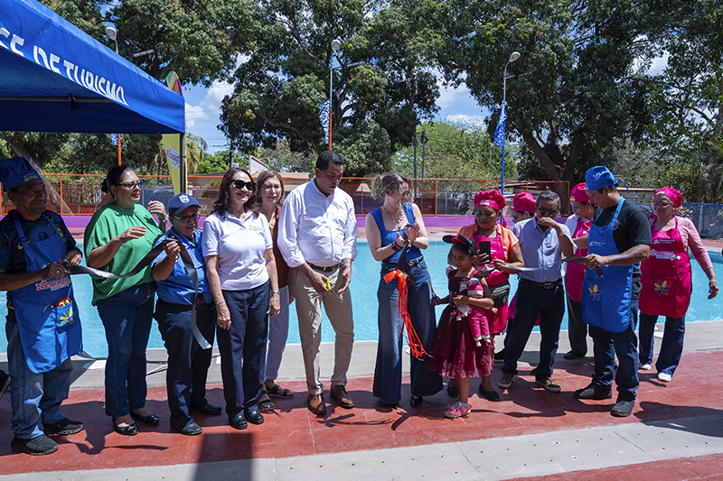 Inauguración Piscina